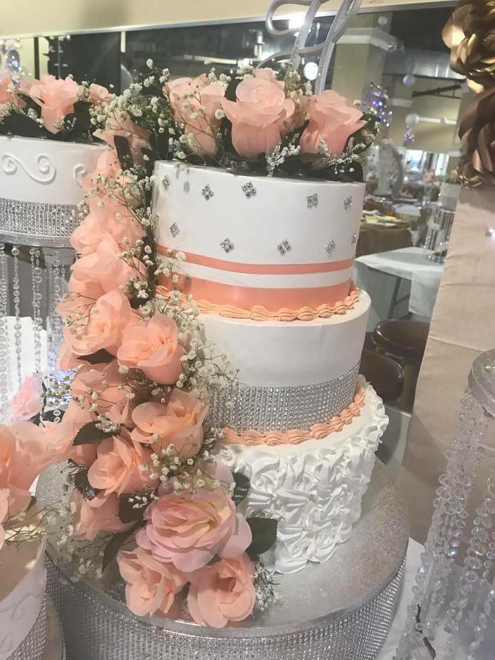 Cake by La Esmeralda Bakery