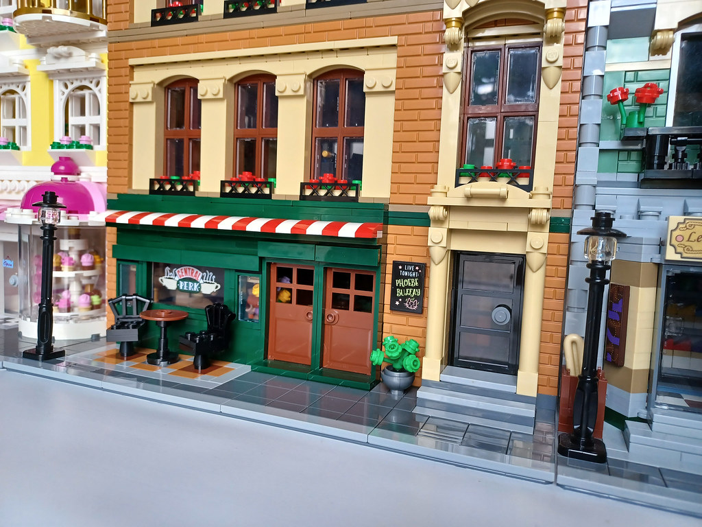 Lego Central Perk Streetview