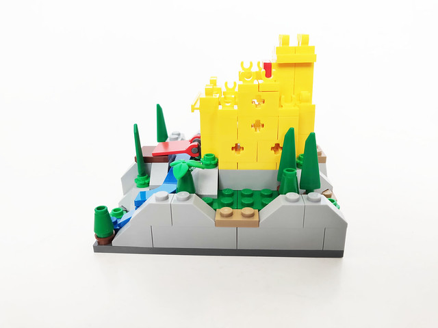 LEGO 90th Anniversary Mini Castle (6426244)