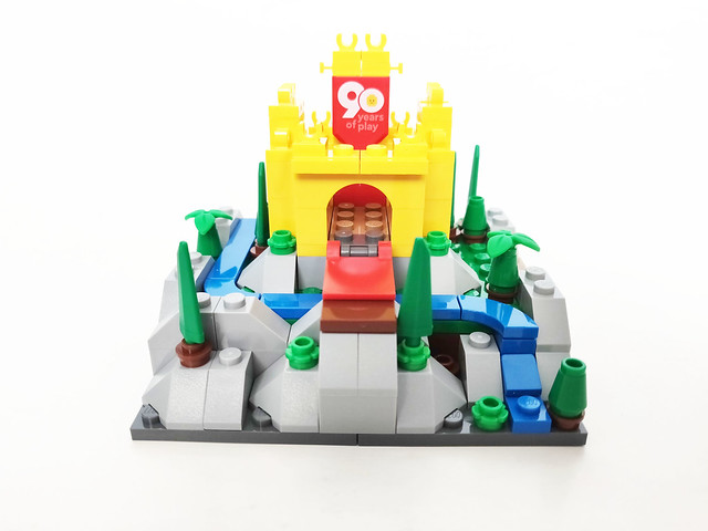 LEGO 90th Anniversary Mini Castle (6426244)