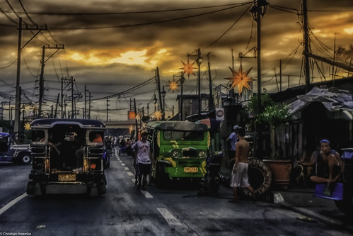 asia canon canoneos1000d laspiñas lightroom5 philippinen philippines philippines2012 street sunset tamron tamron18270 tamrondiii18270mm13563 traffic metromanila