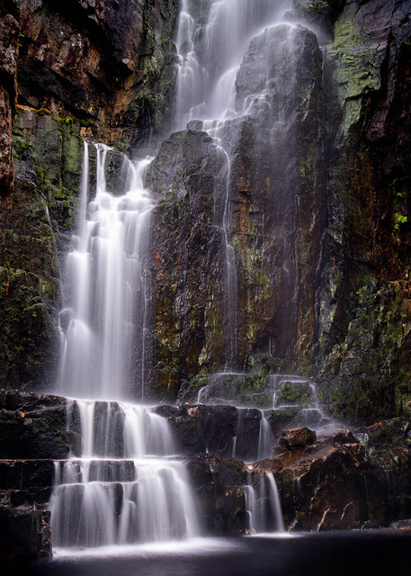 Loch na Gainmhich Waterfall