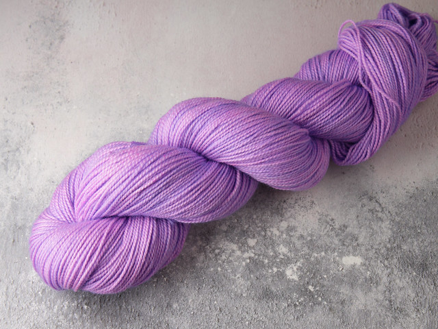 Favourite Sock – pure merino 4 ply/sock superwash wool hand dyed yarn 100g – ‘Ultra Violet’