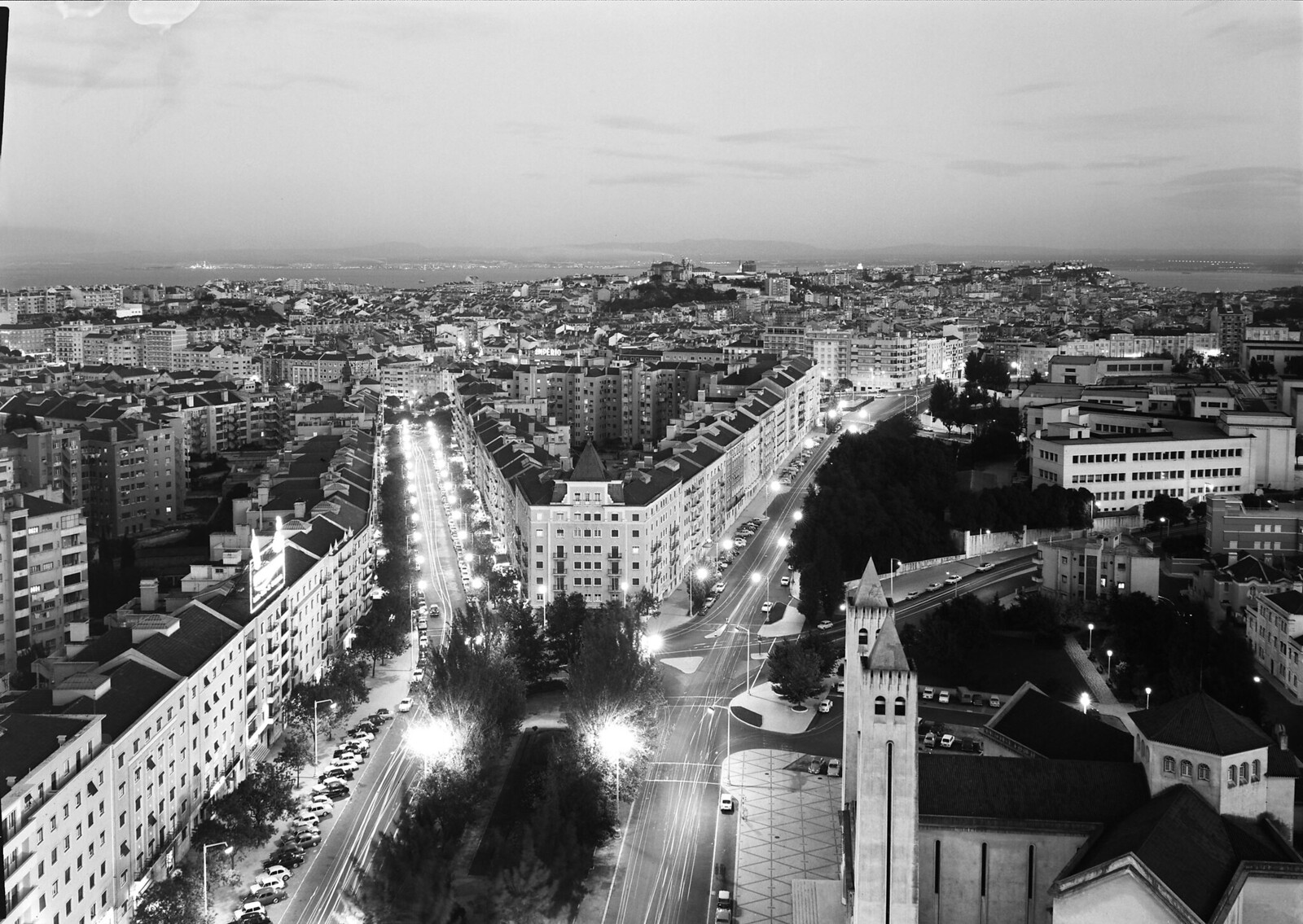 Panorâmica do alto do Ministério das Corporações, Lisboa (H. Novais, c. 1969)