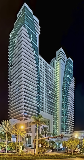 The Diplomat Beach Resort Hollywood, 3555 S Ocean Drive, Hollywood, Florida, USA / Built: 2002 / Architects: Nichols Brosch Sandoval & Associates, Inc., Terra Architecture Planning & Interior Design, Inc. / Floors: 39 / Height: 444.01 ft