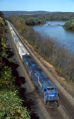 1989 10-22 1353 CR C36-7-6635 E/B GRB-35 Duncannon, PA by guitartrain203, In a scene still doable today, albeit without the Conrail engines, CR C36-7-6635 & SD50-6802 are