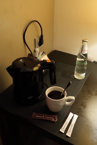 Kaffee am Morgen auf meinem Hotelzimmer