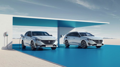 A eletrificação chega ao Peugeot e-308 e ao 308 SW
