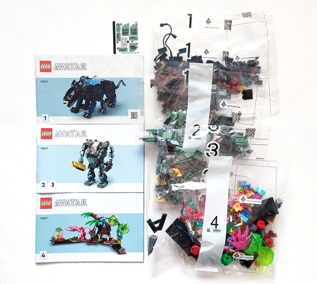 LEGO Avatar Neytiri & Thanator vs. AMP Suit Quaritch (75571)