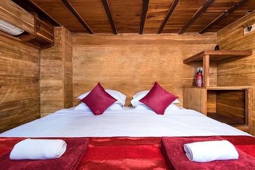 Master Cabin La Galigo LIveaboard