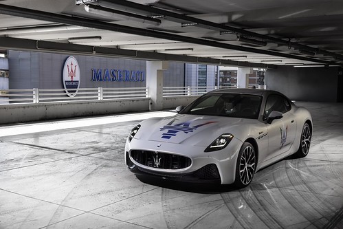 Novo Maserati GranTurismo já na estrada