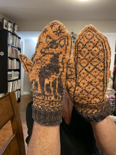 Debbie (swifty849) finished this gorgeous pair of Tabby Cat Mittens by Lumi Karmitsa.