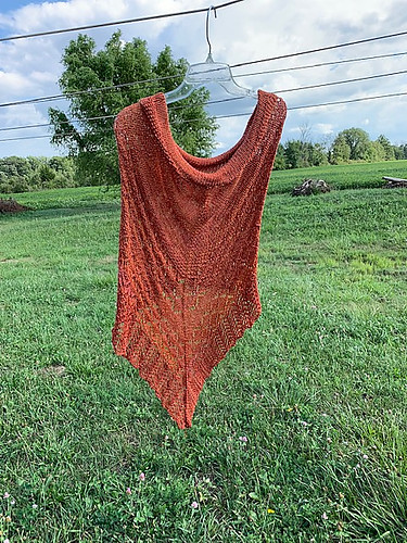 Here’s Connie (maltesecross)’s Salt Life Poncho by Laura Aylor for her MKAL.
