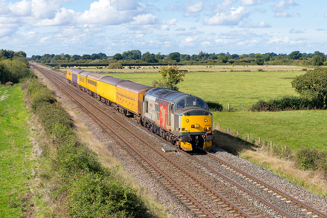Tracking the Tractor - 37601 'Perseus' at Hargrave