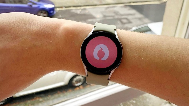 Smartwatch showing Epowar app