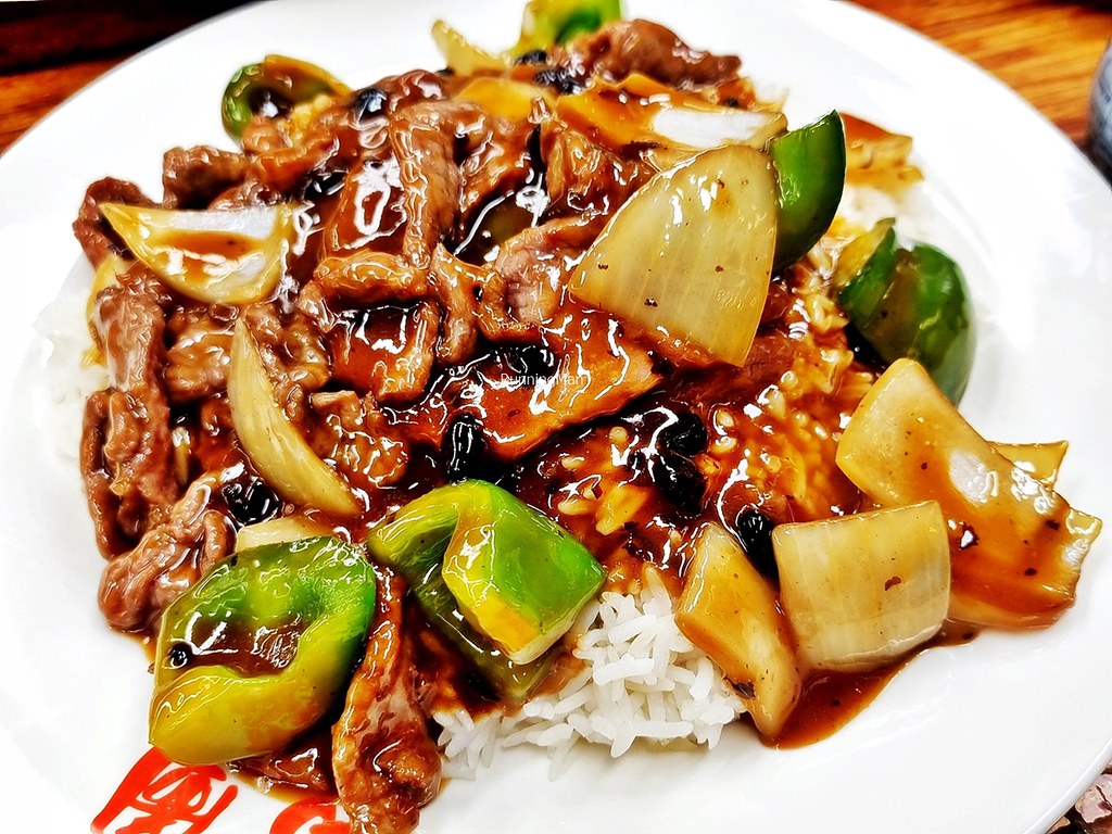 Stir-Fried Beef With Onions & Bell Peppers