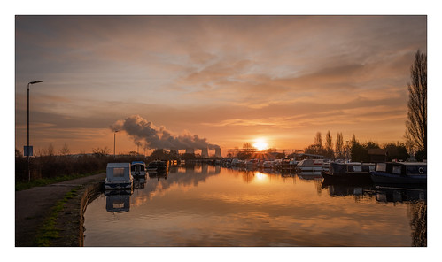 Sawley Cut. by Ade McCabe, Taken on a very chilly January morning. Having been told that the best conditions are during a cold 