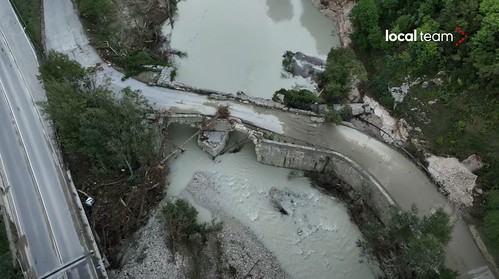RARA 2022. L'alluvione delle Marche rivela il successo dell'architettura e dell'ingegneria dell'antica Roma - Marche, il ponte romano ha 2000 anni ma resiste all'alluvione. La Repub. & Cantiano, Local Team / YouTube (18/09/2022).