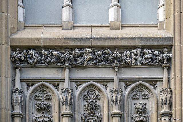 DSC1124 Friso fantástico, Catedral de María Inmaculada, siglo XX, Vitoria