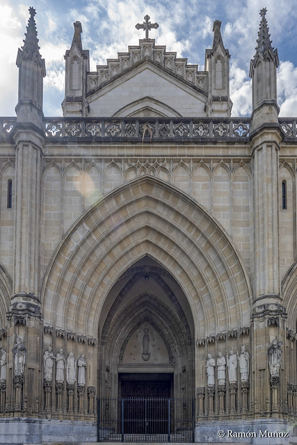 DSC1122 Portada central occidental, Catedral de María Inmaculada, siglo XX, Vitoria