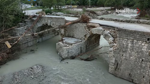 RARA 2022. L'alluvione delle Marche rivela il successo dell'architettura e dell'ingegneria dell'antica Roma - Marche, il ponte romano ha 2000 anni ma resiste all'alluvione. La Repub. & Cantiano, Local Team / YouTube (18/09/2022).