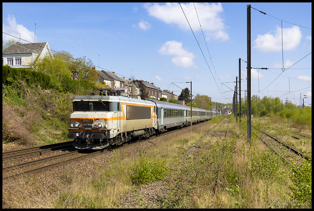 [Hautmont, Rue Victor Hugo] SNCF 22321 met Corail als TER 16456