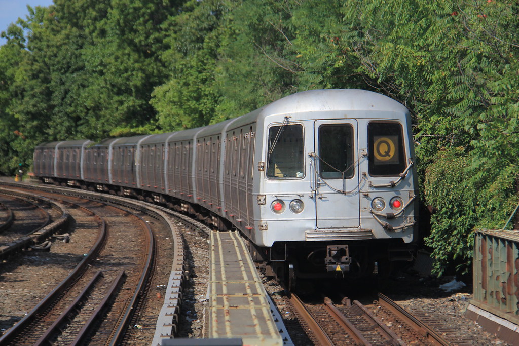 Q Express R46 IMG_2649 | 1975 R46 #5834 (Q) at Sheepshead Bay. | GojiMet86 | Flickr