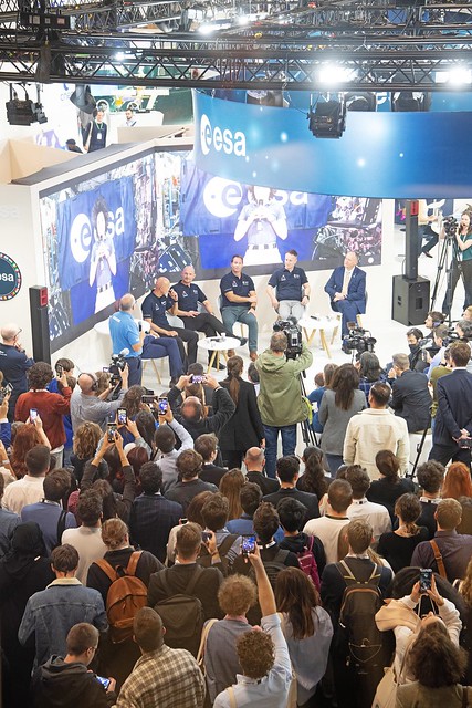 IAC 2022: ESA DG and astronauts meet the press