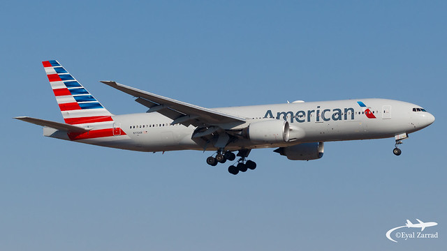 TLV - American Airlines Boeing 777-200 N770AN