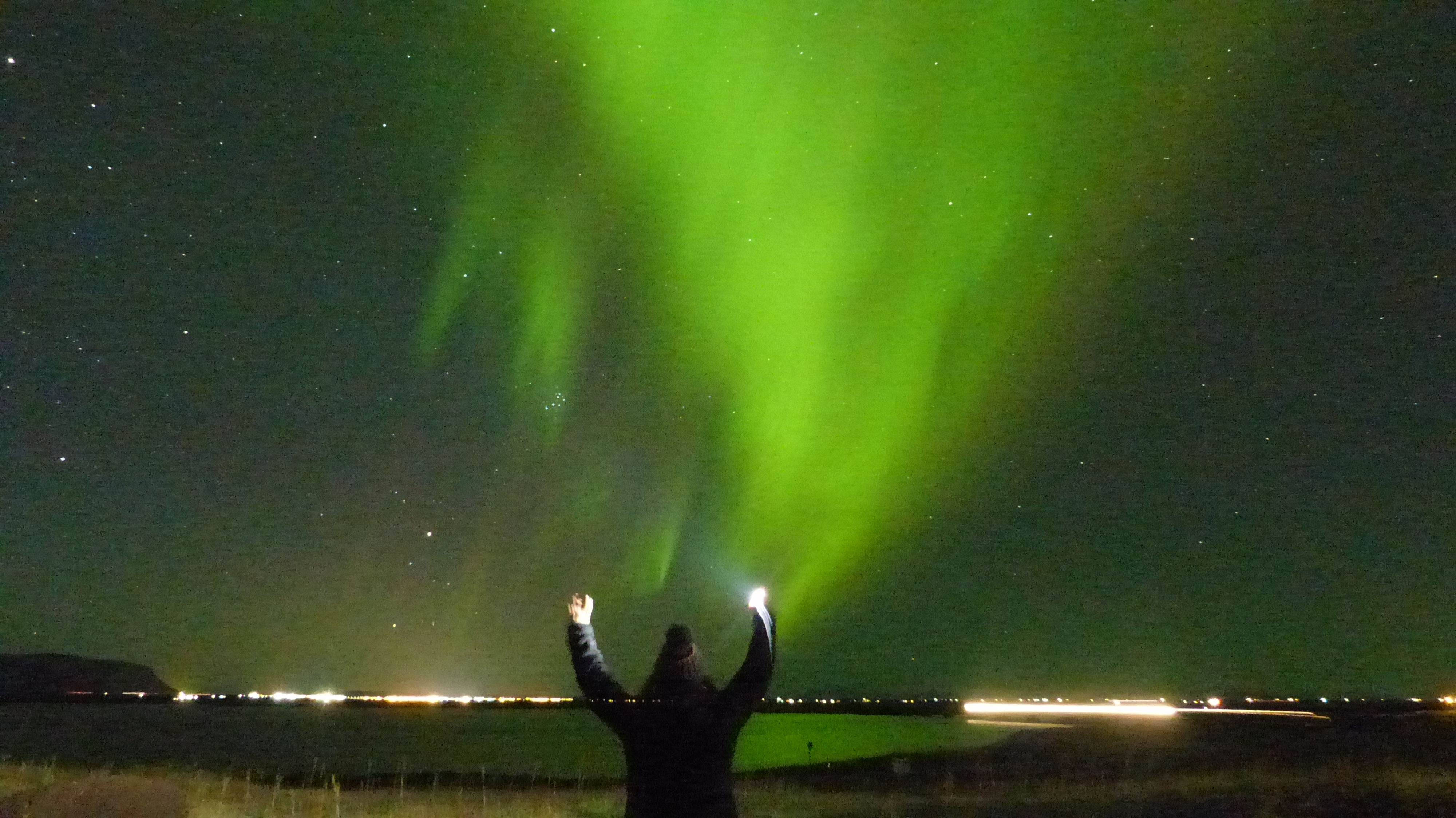 Aurora boreal sobre Þorlákshöfn, Iceland