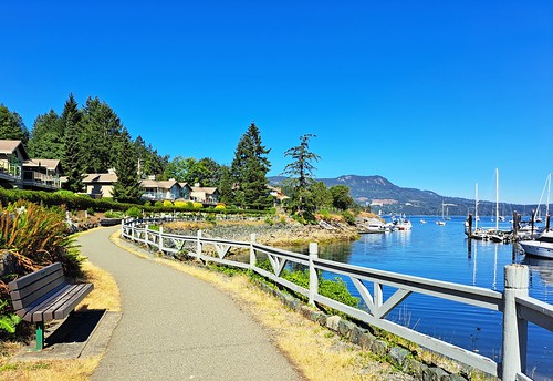 1. Brentwood Bay (4)