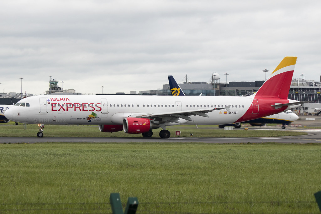 EC-JLI | Iberia Express | Airbus A321-213 | CN 2563 | Built 2005 | DUB/EIDW 09/05/2022 | 