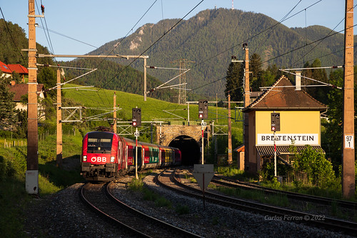 obb railjet austria austrian federal railways österreichische breitenstein semmeringbahn sunset mountains signal box europe
