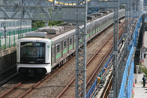 Seoul Metro 2000 series (4th ver) in Hanyang Univ.Sta, Seongdong, Seoul, S.Korea /Sep 23, 2022