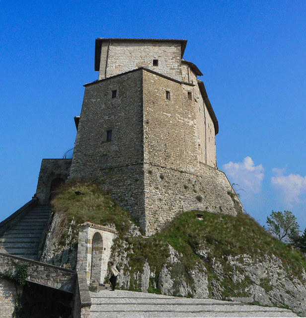 Il castello di Frontone