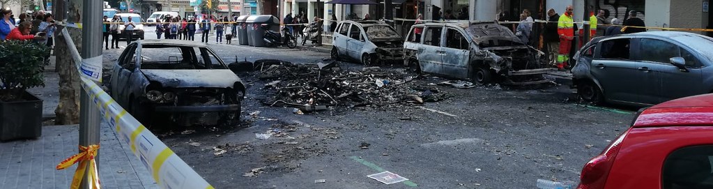 FOTOGRAFÍA. BARCELONA (ESPAÑA), 16.10.2019. Los terroristas callejeros del separatismo, (CDR), queman Barcelona. Ñ Pueblo (2)