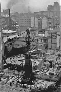 Ruinele blocului Carlton în februarie 1941
