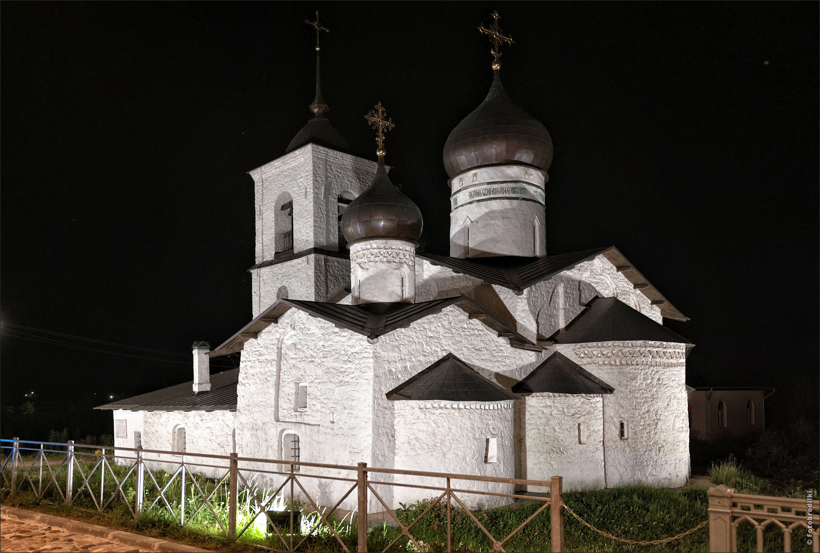 Никольская церковь, Остров, Россия