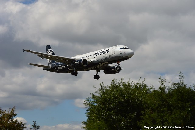 jetBlue Airways A320 | N633JB | arriving at LaGuardia (2)