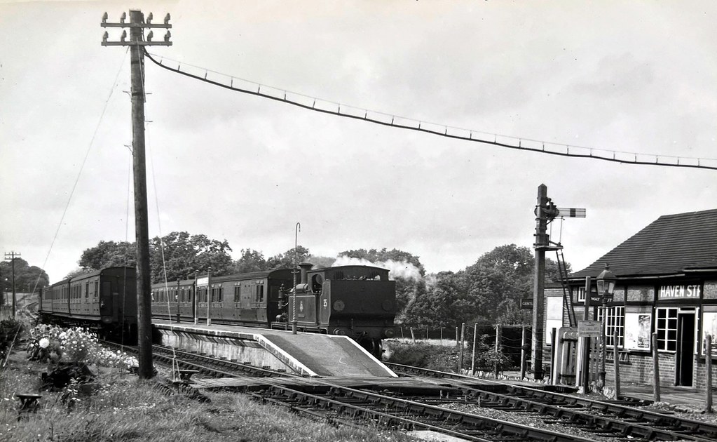 British Railways (SR) – ‘O2 Class’ 0-4-4T ‘W35 Freshwater’… | Flickr