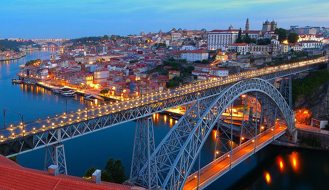 Early morning mood in Porto