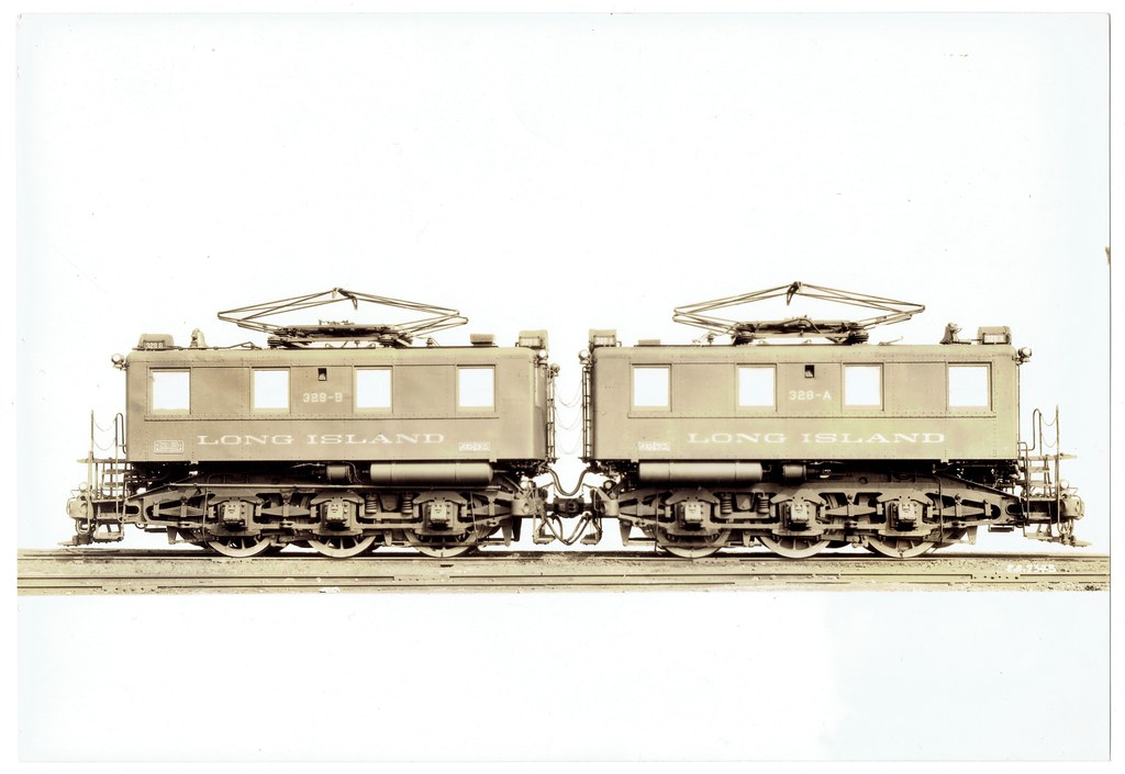 Long Island Railroad - LIRR Class BB3 electric locomotive Nr. 328A + 328B