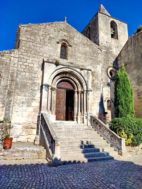 188 - Juin 2022 Provence - Les Baux de Provence, l'église Saint-Vincent-aux-Baux