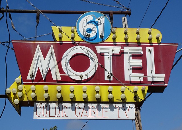 MN, Sandstone-U.S.61(Old) 61 Motel Neon & Bulb Sign