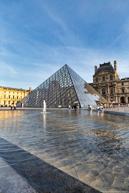 La pyramide du Louvre à Paris -1L8A6451-Modifier