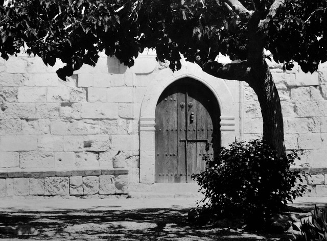 Die Tür des Klosters (1) / The door of the cloister (1)