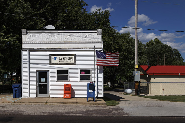 U.S. Post Office - Barnett, MO
