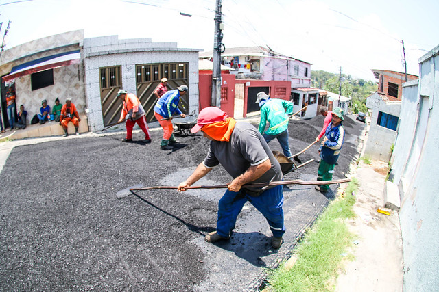 29.09.22 - Prefeitura de Manaus realiza asfaltamento no bairro Mauazinho, zona Sul