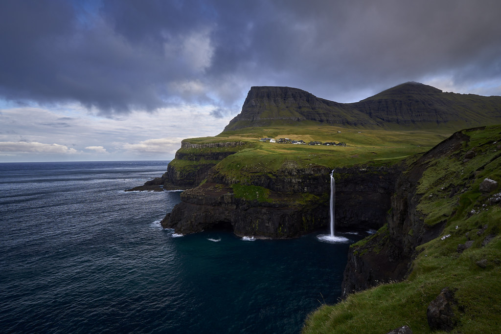 Gásadalur and Múlafossur on the beautiful Faroe Islands!
