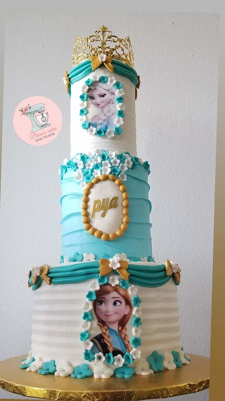 Cake by Ana M. Villarreal of Brisa's Cakes